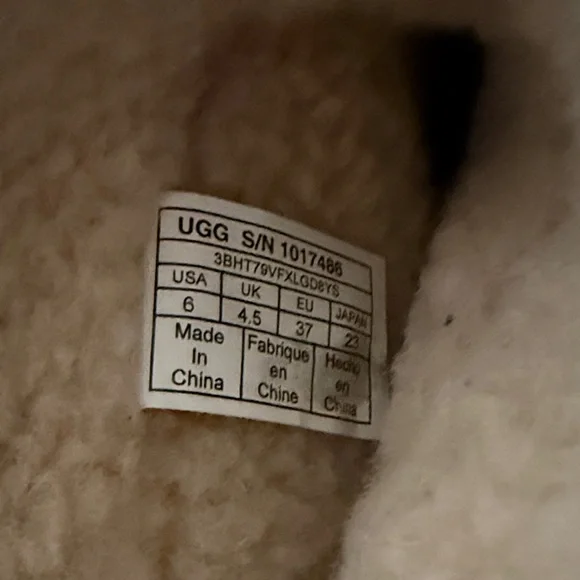 UGG size 6 Black and Cream Women's Boots - Picture 6 of 8